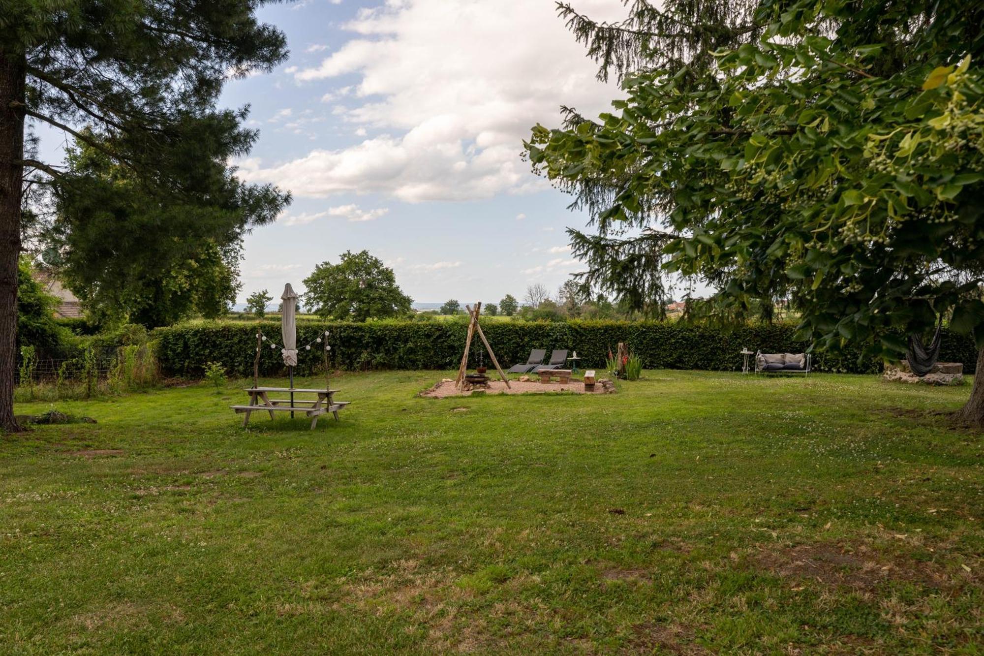 Domaine La Pomme De Pin Bed & Breakfast Louroux-de-Beaune Dış mekan fotoğraf